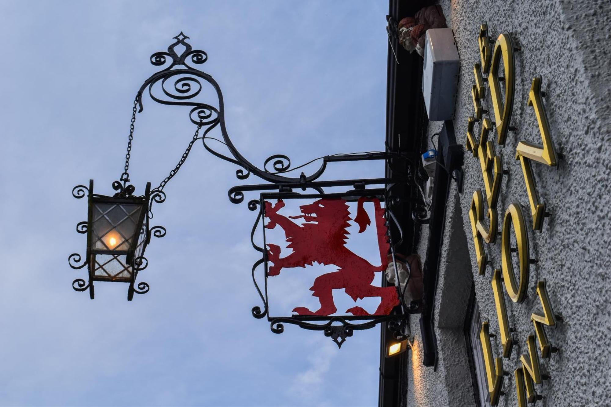 Red Lion Inn ホークスヘッド エクステリア 写真